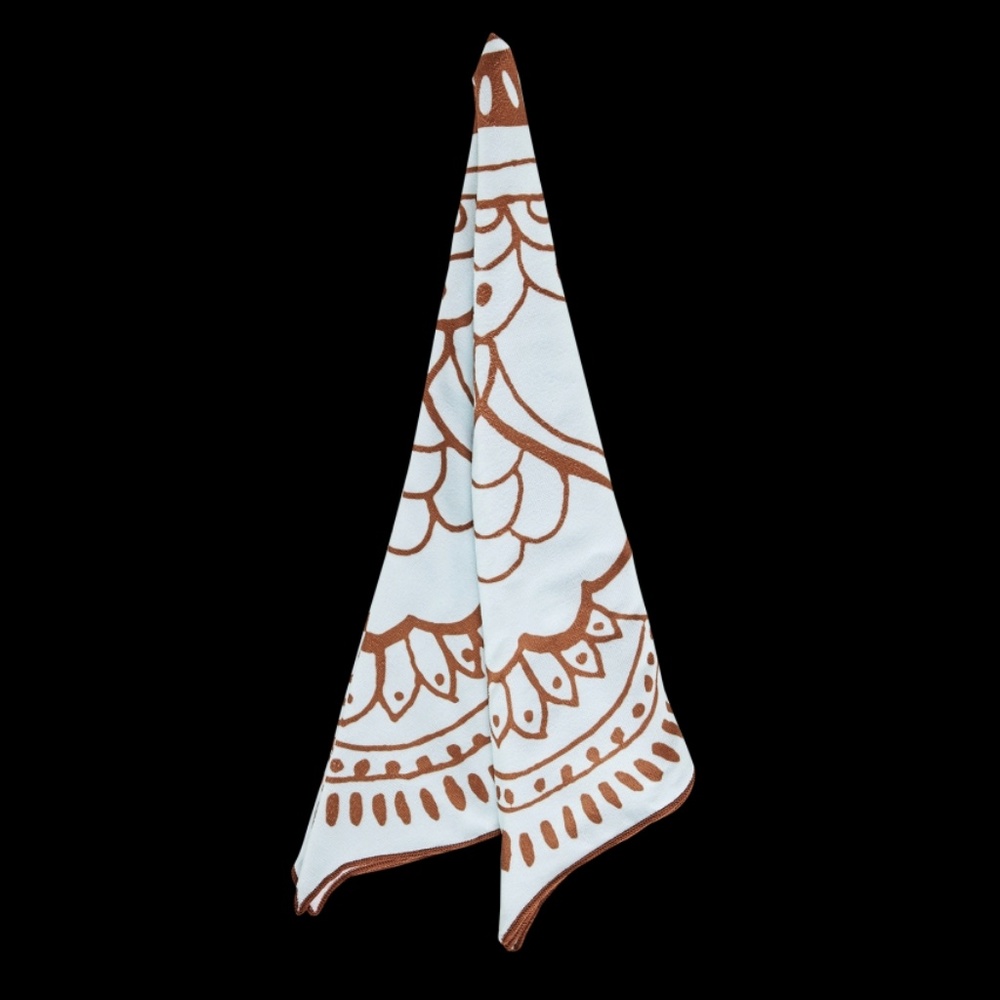 VIX PAULAHERMANNY, LOTUS SHAPED BEACH TOWEL - Picture 5 of 6